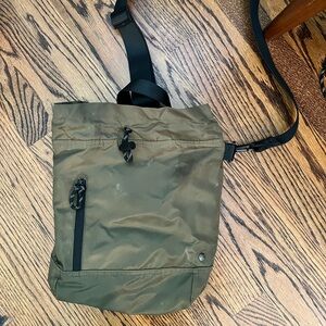 Zelle cross body bag